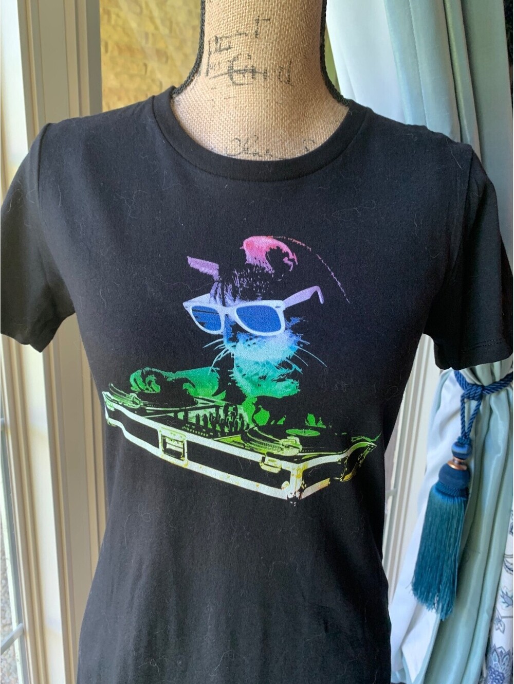 HOUSE CAT (Rainbow DJ Kitty) Women's Graphic T-Shirt - Black, M - Picture 2 of 4